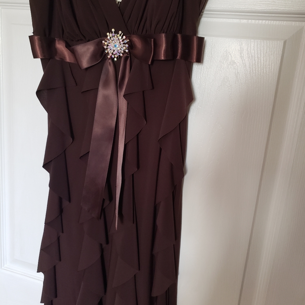 Dress - Picture 2 of 8